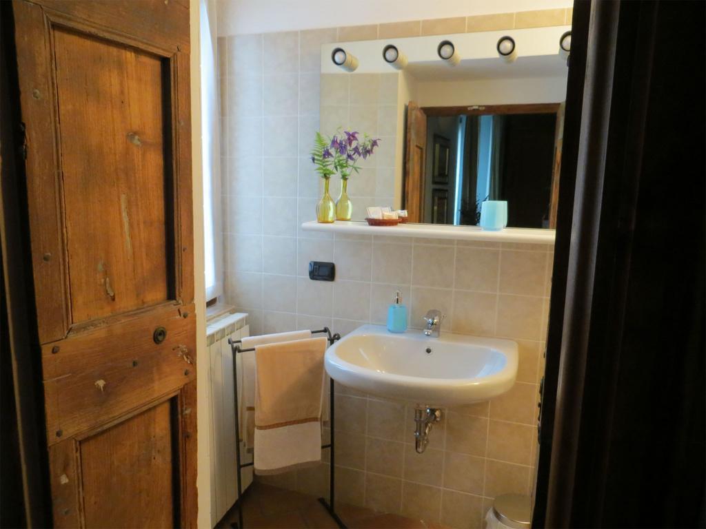 La Ca' Di Sala Bed & Breakfast Margno Room photo